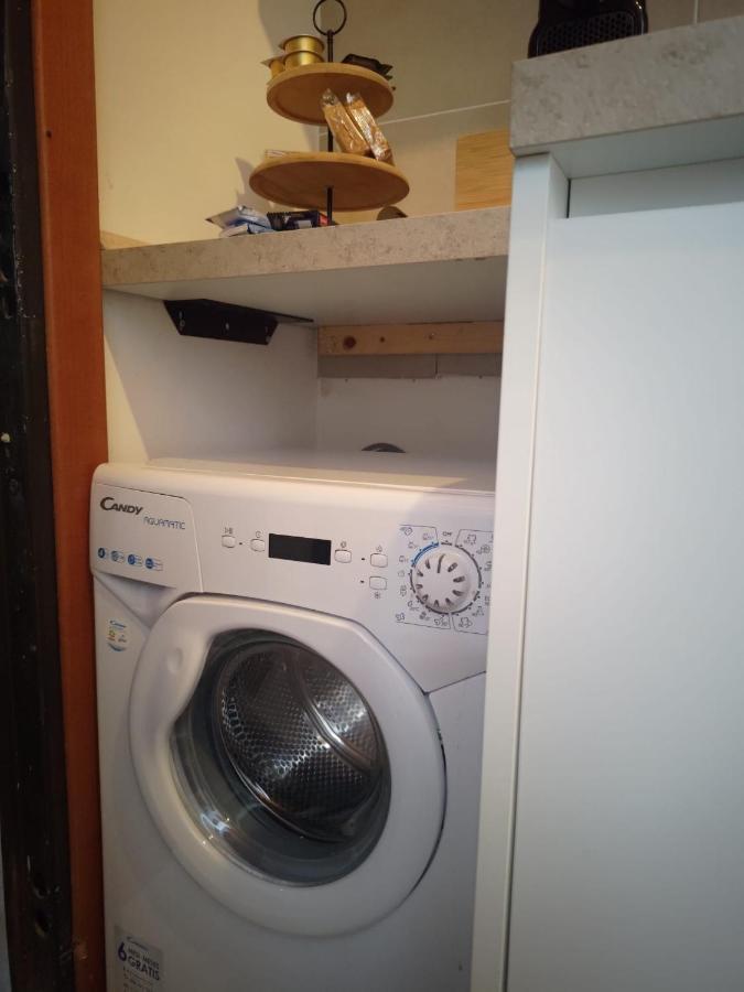 Guazzo Apartment - Self Check-In Parma Eksteriør bilde